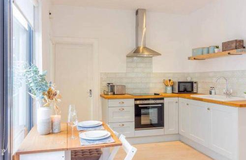 Blackrock Apartment | Apartment ∙ 2 bedrooms ∙ 4 guests
