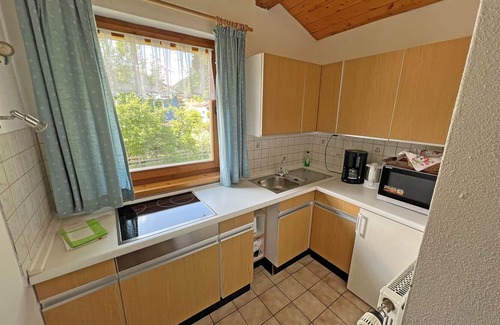 Bergen Apartment | Apartment 1 - 52 sqm, 1 extra bedroom. Max. 4 pers. First floor with balcony, parking lot