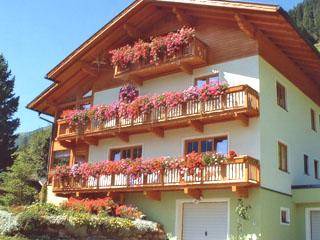 Innervillgraten Apartment | Apartment ∙ 1 bedroom ∙ 3 guests