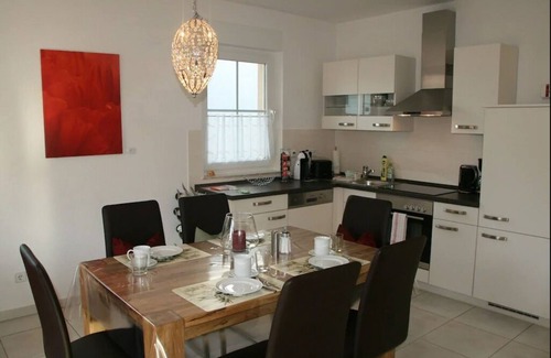 Staaken Apartment | Apartment 1 on the ground floor with small terrace in the apartment building on Sonnenhügel