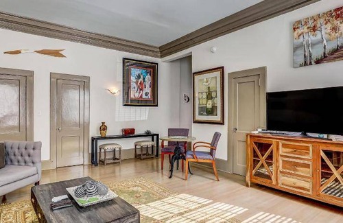 Thomas Square Apartment | Apartment ∙ 2 bedrooms ∙ 8 guests