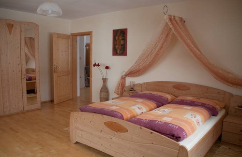 Rappottenstein Apartment | Apartment ∙ 2 bedrooms ∙ 5 guests