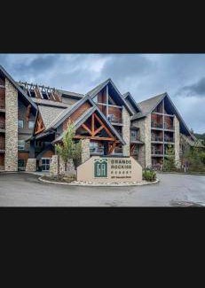 Canmore Apartment | Apartment ∙ 2 bedrooms ∙ 6 guests