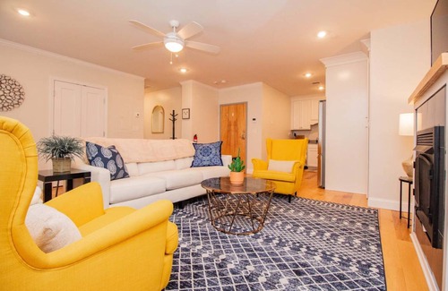 Harrison Lenox Apartment | Apartment ∙ 2 bedrooms ∙ 4 guests