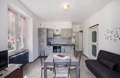 Lezzeno Apartment | Apartment '2' with Lake View, Shared Pool and Wi-Fi