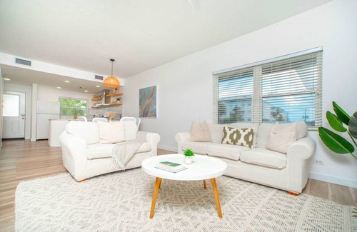 Seven Mile Beach Apartment | Apartment ∙ 3 bedrooms ∙ 6 guests