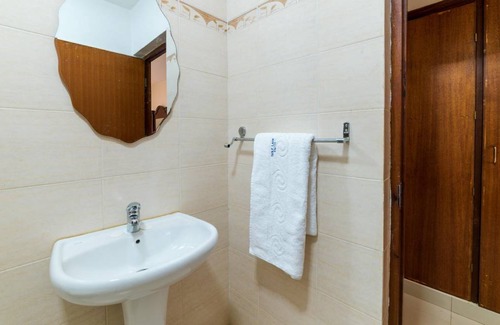 Masaka Apartment | Apartment ∙ 3 bedrooms ∙ 5 guests