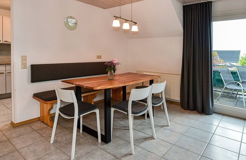 Hoyren Apartment | Apartment '3' with Lake View, Shared Terrace and Wi-Fi