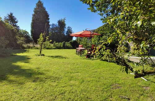 Carhaix-Plouguer Apartment | Apartment 4 a lovely 2 bed flat with garden and parking. No fees.