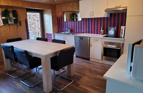 As House | Apartment 4 bedrooms, 6 beds, 2 bathrooms, livingroom, kitchen toilet