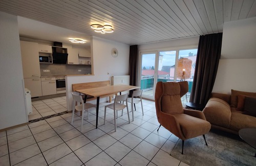 Hoyren Apartment | Apartment '5' with Lake View, Shared Terrace and Wi-Fi