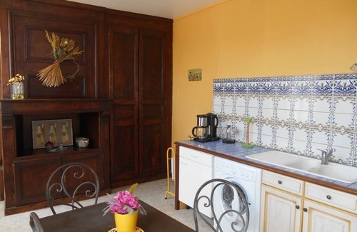 Bourganeuf Apartment | Apartment 5 people in the heart of the medieval city Bourganeuf