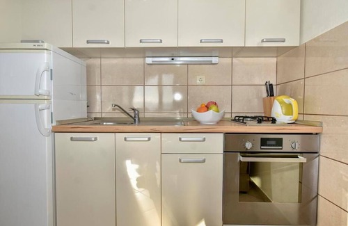 Zadvarje Apartment | Apartment 530/1269 (Central Dalmatia - Pisak), 60m from the beach