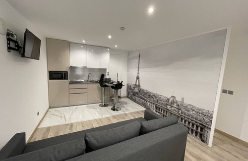 Le Pin House | APARTMENT 9 - T2 ground floor, quiet, sleeps 1 to 4