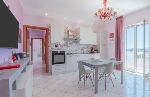 Floridia Apartment | Apartment 'A Casa Mia' with Sea View, Wi-Fi and Air Conditioning