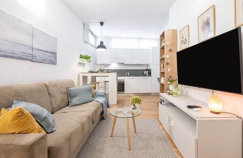 Cagliari Apartment | Apartment 'A Due Passi Dal Centro' with Air Conditioning
