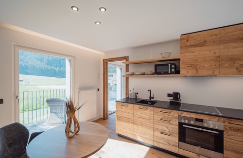 Prateria Apartment | Apartment 'Alpenrose' with Mountain View, Shared Terrace and Wi-Fi