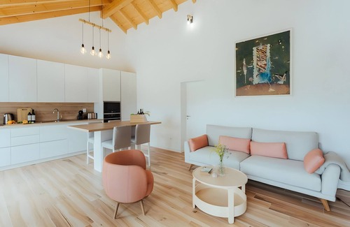 Montemor-o-Novo Apartment | Apartment 'Alicante' with Mountain View, Wi-Fi and Air Conditioning