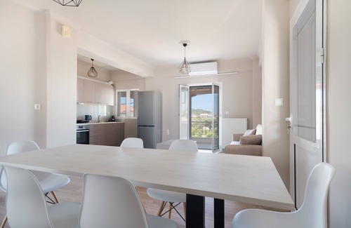 Lygia Apartment | Apartment 'Almyra' with Sea View, Wi-Fi and Air Conditioning