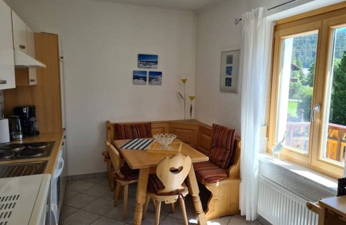 Bad Mitterndorf Apartment | Apartment Alpenrose (60 m2), parking lot, WLAN, large garden, playground