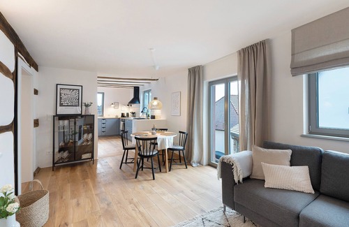 Gleisweiler Apartment | Apartment "Altes Pfarrhaus - Studio" with Shared Terrace & Wi-Fi