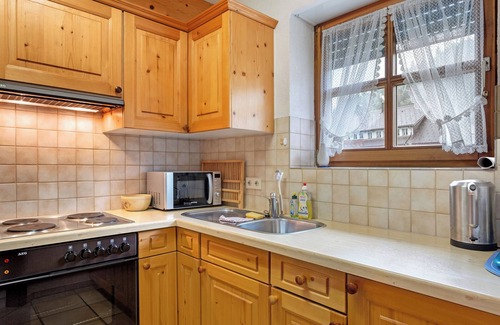 Menzenschwand-Hinterdorf Apartment | Apartment 'Am Blaubeerhang' with Mountain View, Private Terrace and Wi-Fi