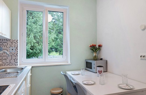 Kempten Apartment | Apartment 'Amselnest' with Private Terrace, Private Garden