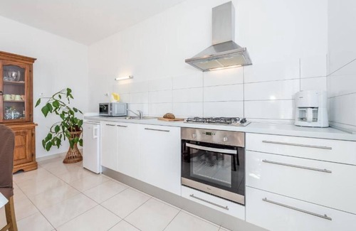 Meterize Apartment | Apartment Anamarija with sea view (96871-A1) - Sibenik