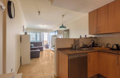 Poris de Abona Apartment | Apartment 'Apartamento El Porís' with Sea View, Shared Pool, Garden & Wi-Fi