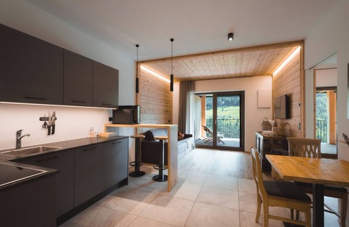 Campo Tures Apartment | Apartment "Archehof Hochzirm Lodge Johanna" with Mountain View, Sauna & Terrace