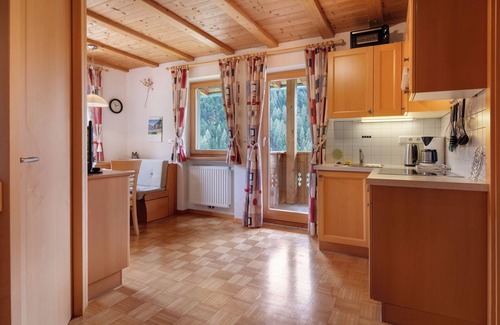 Melago Apartment | Apartment 'Arnika' with Mountain View, Private Terrace and Wi-Fi