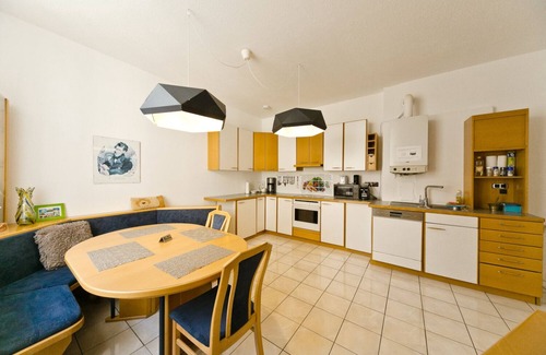 Funfhaus Apartment | Apartment No. 05 in Vienna near Schönbrunn/Westbahnhof | Keyless Check-In