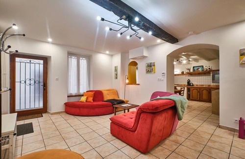 Moirans Apartment | Apartment 'Au 81 - Maison De Ville À Louer' with Wi-Fi