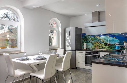 Valica Apartment | Apartment Ayni With Private Pool, Umag, Croatia