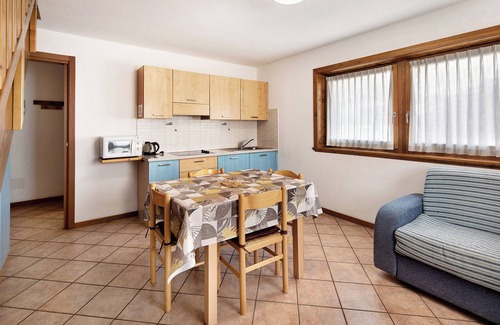 Trepalle Apartment | Apartment "Bait del Pont 56" with Mountain View, Wi-Fi, Balcony & Garden