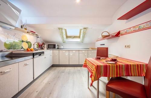 Schraden Apartment | Apartment 'Bamberger Gipfelblick' with Mountain View, Balcony and Wi-Fi