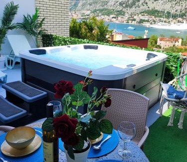 Skaljari Apartment | Apartment Barba View