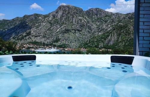Skaljari Apartment | Apartment Barba View