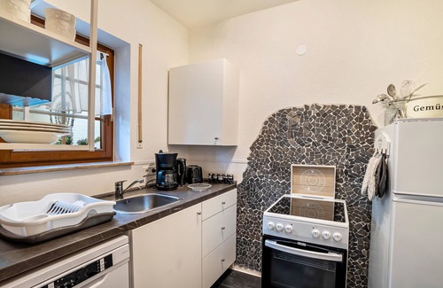 Busenberg Apartment | Apartment 'Beas Ferienglück' with Private Terrace and Wi-Fi