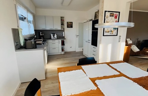 Westerfeld Apartment | Apartment 'Bei Den Taunusbäumen' with Private Garden and Wi-Fi