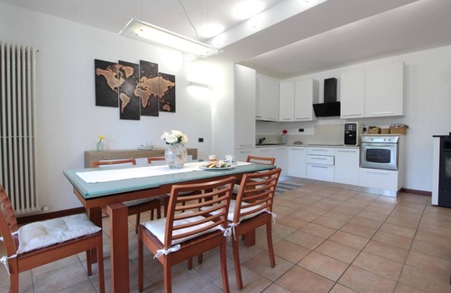 Castelcucco Apartment | Apartment 'Bella Vita' with Private Pool, Wi-Fi and Air Conditioning