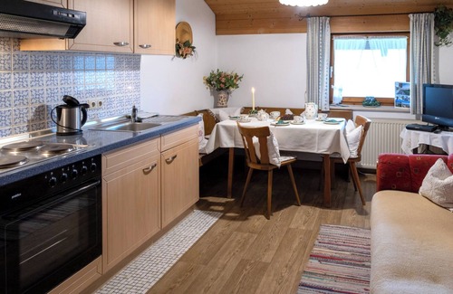 Grabenstatt Apartment | Apartment Bergblick, upper floor, 50 sqm, 2 - 5 pers., 2 sep. Bedroom, balcony