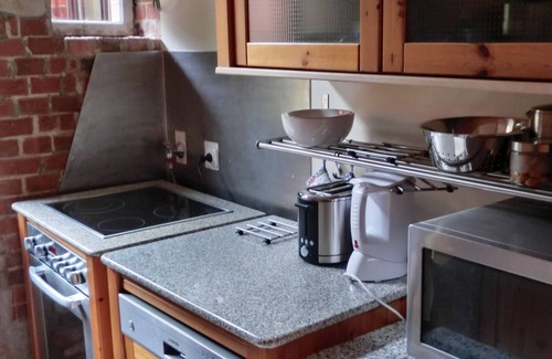 Hildesheim District Apartment | Apartment Beta, haven with sauna in an upscale ambience
