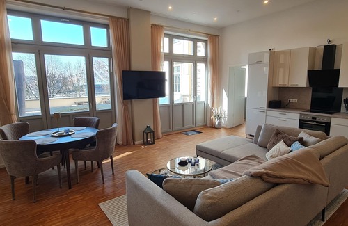 Blasewitz Apartment | APARTMENT.BLAUESWUNDER.DRESDEN-TERRACE-LIVING-KITCHEN-TWO-BEDROOMS