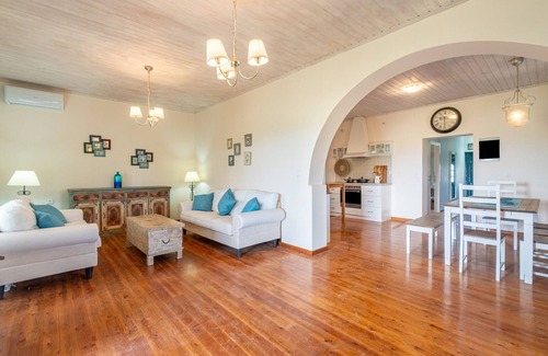 Notos Apartment | Apartment 'Blue' with Sea View, Wi-Fi and Air Conditioning