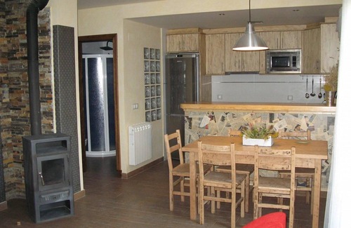 Biel Apartment | Apartment 'Boj' with Mountain View, Shared Terrace and Wi-Fi