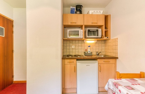 Le Bourg-d'Oisans Apartment | Apartment 'Bouquetin' with Mountain View, Shared Garden and Wi-Fi