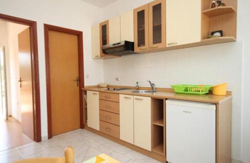 Bozava Apartment | Apartment Bozava 8123a