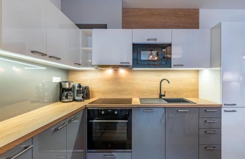 Annenheim Apartment | Apartment Burgblick alpe maritima Ski & See-Top 26 by Interhome