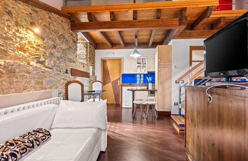 Vegadeo Apartment | Apartment 'C De Alborada Del Eo' with Mountain View, Private Garden and Wi-Fi